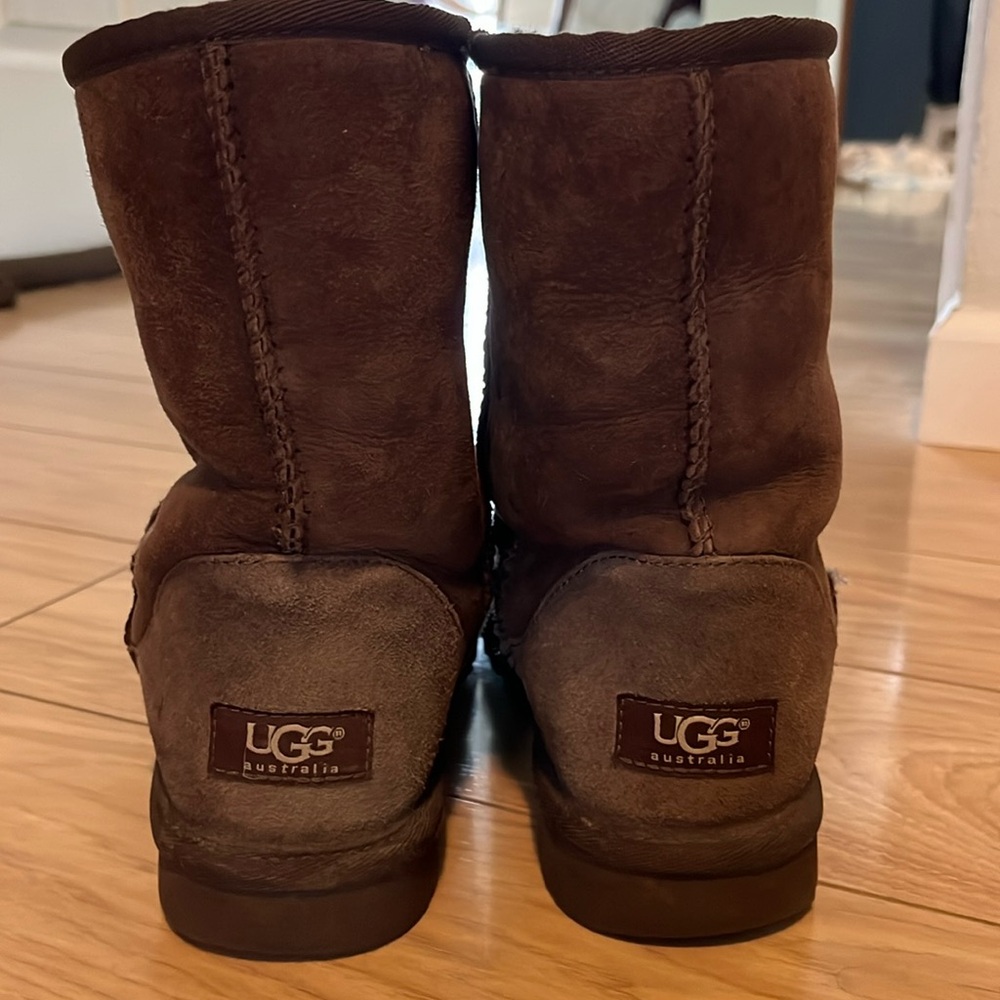 UGG classic short II, size 7 burnt cedar